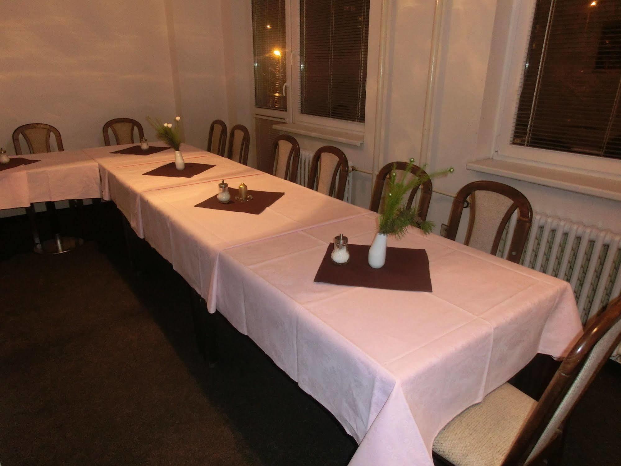 Cladich Pavilions Bed And Breakfast Aldgate Exteriör bild